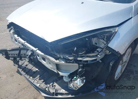 2017 Ford Focus Se z USA, uszkodzony, nr VIN 1FADP3K27HL258979